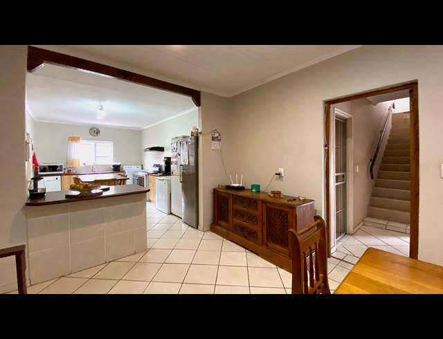 5 BEDROOM HOUSE FOR SALE IN PORT OWEN